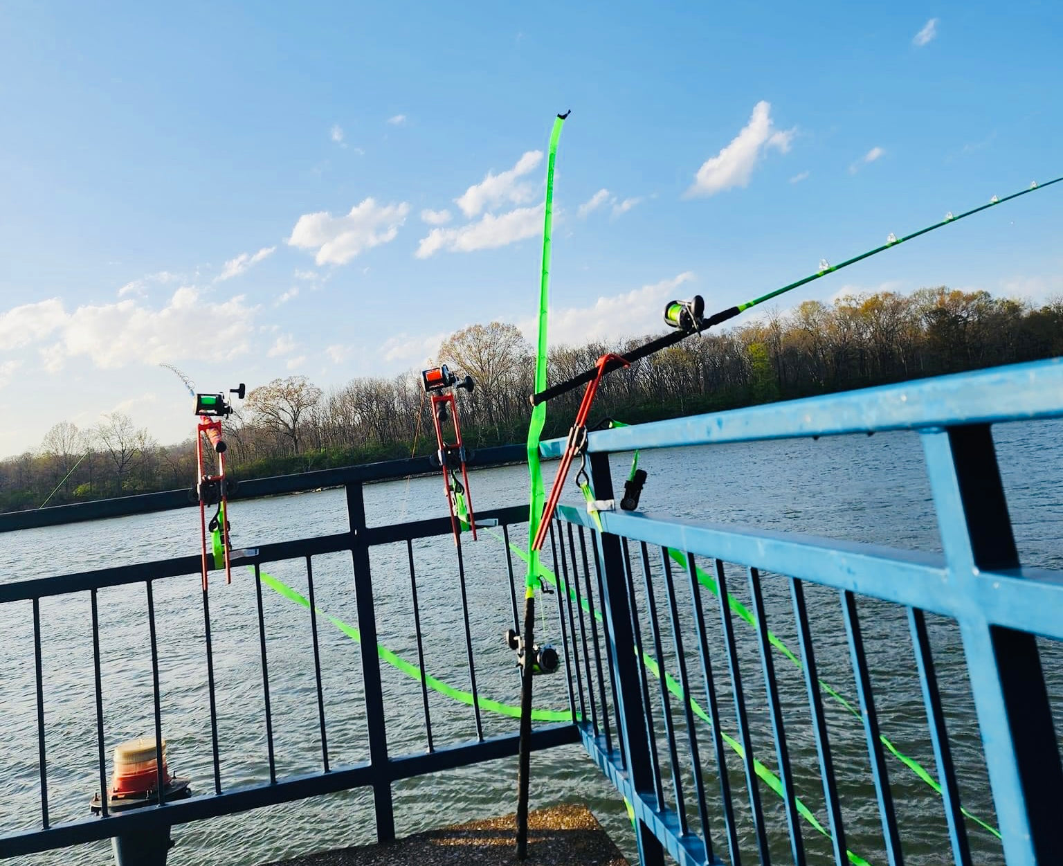 Msnaile Fishing Rod Holder Dock for Bank Fish Pole Holder, 360